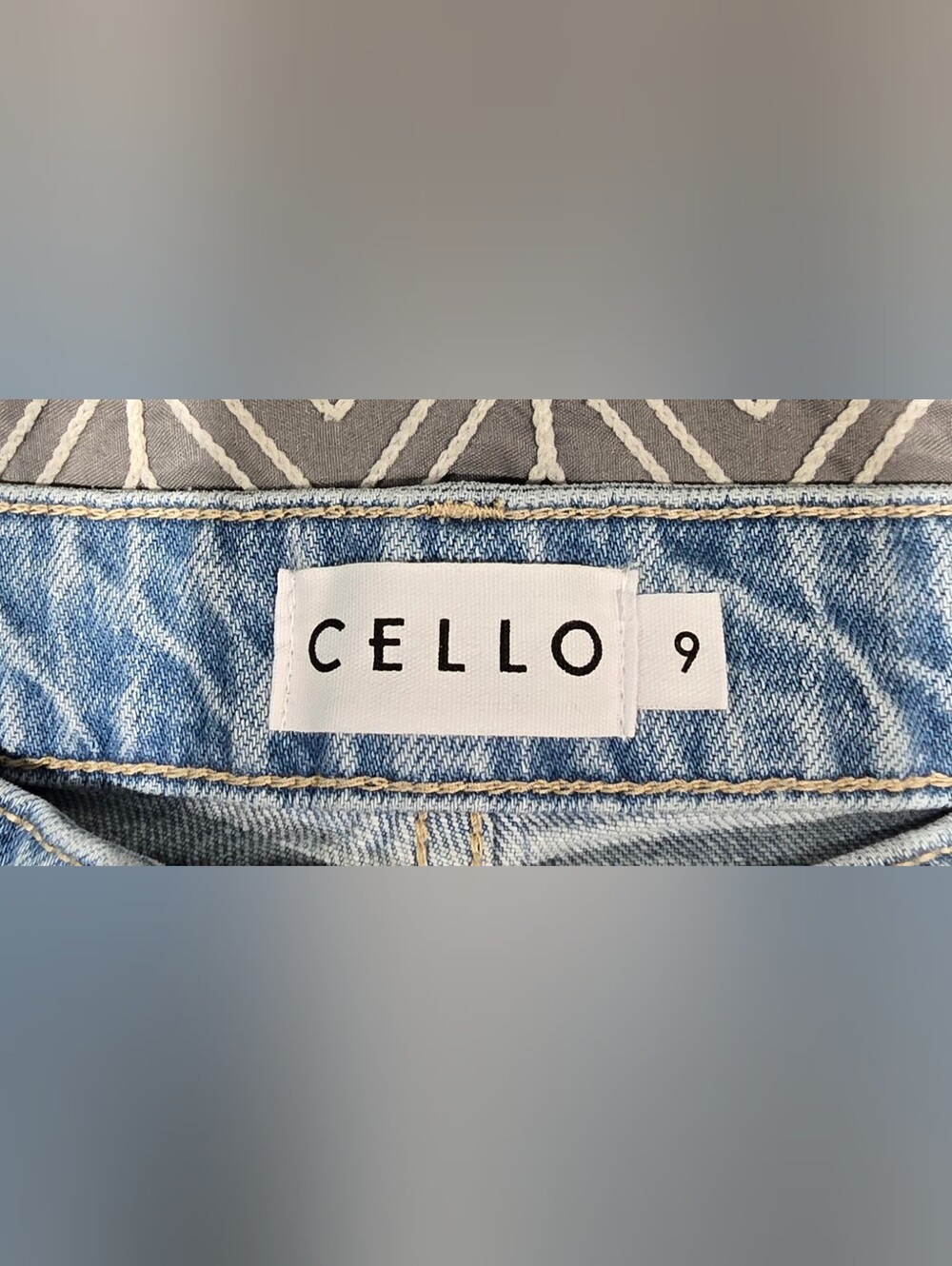Cello High Waisted Flare Style Jeans Size 9 - Picture 7 of 8